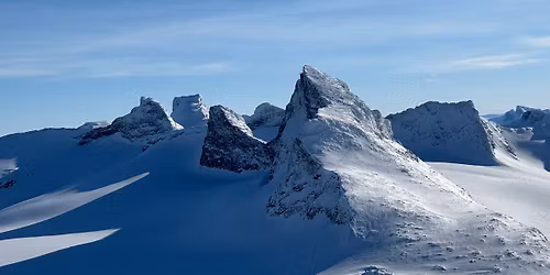 V\u00e5rskitur til Veslbreatinden 2092 med magisk utsikt 1. pinsedag 24.mai 2026