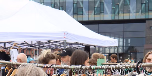 T\u00f8jbyttemarked og hj\u00e6lp til reparation til \u00d8sterbro Weekend