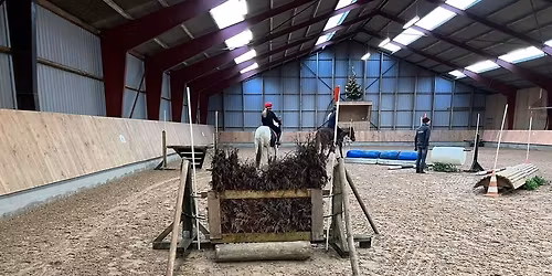 Indend\u00f8rs terr\u00e6nspring v\/Mia Hastrup