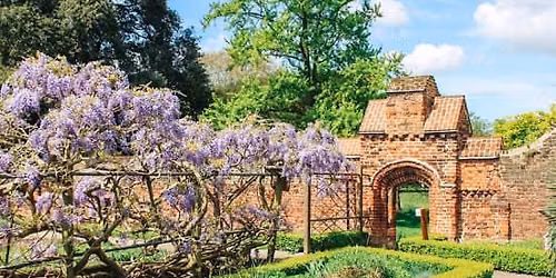 Garden history tour at Fulham Palace