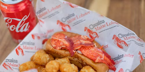Cousins Maine Lobster Food Truck at Shoppes at Plaza Green \u2013 Greenville