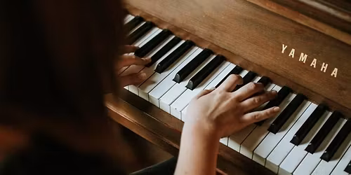 IKAST Bibliotek - Vi synger UGE 17 ind!