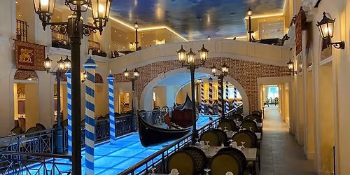 PreThanksgiving Getaway Carnival Venezia