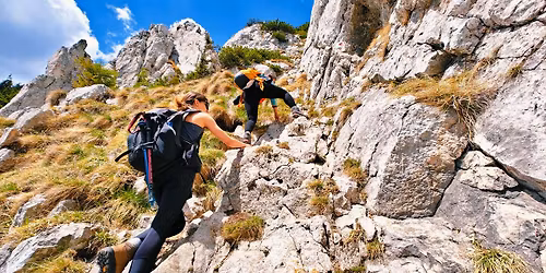 In Drumetie: pe creasta in Piatra Craiului: Pe Vf. Turnu intr-un circuit magic de Toamna