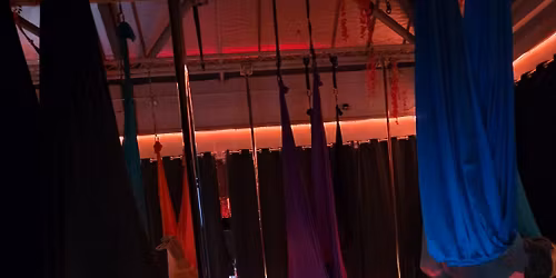Floating Hammock Sound Experience - Fly Girls Fitness Nuneaton