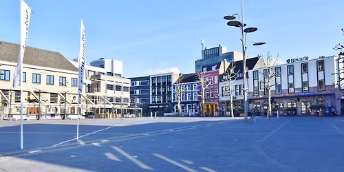 Heerlen. Pancratiusplein. D'r He\u00eblesje Joarmaat.