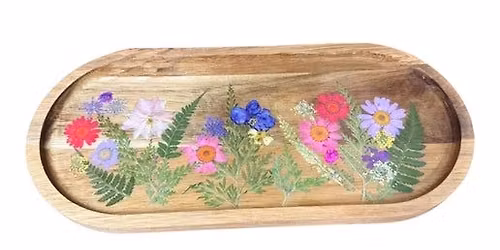 I'm not a Mom! Floral Resin Serving Tray Workshop