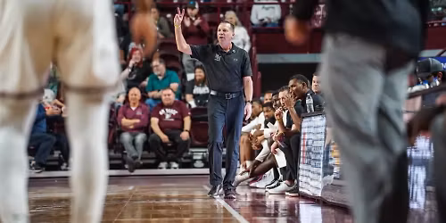 Parking Samford Bulldogs at New Mexico State Aggies Mens Basketball