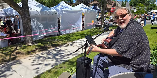 Mike at Market on Market with a possible Meerkat