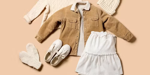 LOPPEMARKNAD FOR BARNEKLEDE,POTETDYRKING,KAFE OG MEIR...