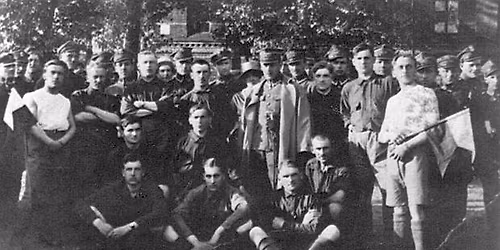 Od WKS-u do BKS-u: Historia Jagiellonii Bia\u0142ystok w latach 1920-1956