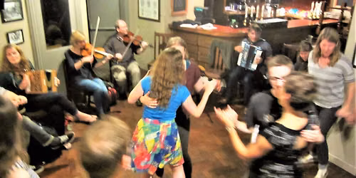 Balfolk Session: French trad tunes and dancing