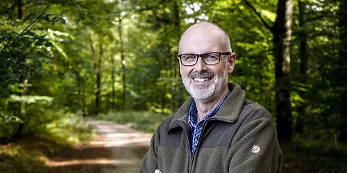 Peter Wohlleben:  \u201eGro\u00dfe B\u00e4ume, kleine Helden"