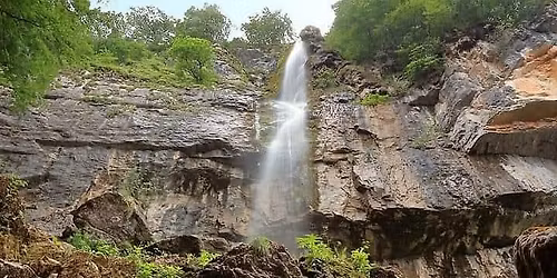 \u0415\u043a\u043e\u043f\u044a\u0442\u0435\u043a\u0430 " \u0411\u043e\u0440\u043e\u0432 \u043a\u0430\u043c\u044a\u043a " \u0438 \u043f\u0435\u0449\u0435\u0440\u0430 \u041b\u0435\u0434\u0435\u043d\u0438\u043a\u0430