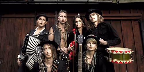 Crash Nomada p\u00e5 Palatset\/\/ Support: Resurrected