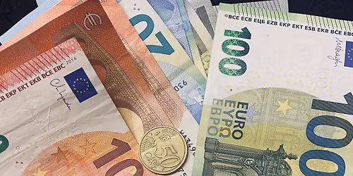 Kiek kainuoja b\u016bti savimi: seminaras apie pinigus ir santykius