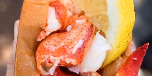 Cousins Maine Lobster at Santa Clara: Orlo Apartments