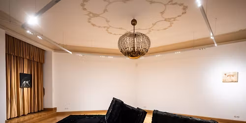 Krzysztof Nowicki oprowadza po wystawie \u0c68 \u015alepia \u09ce