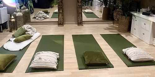 Candlelight Yoga & Mixed Healing Experience.