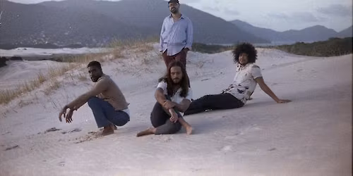 Boogarins at The EARL