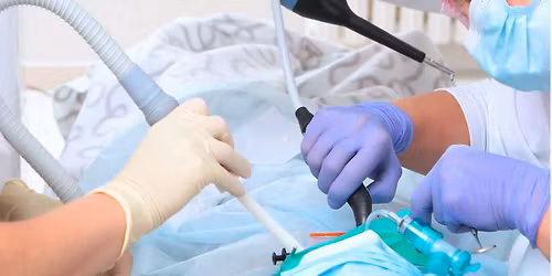 \u0411\u0435\u0437\u043f\u0435\u0447\u043d\u0430 \u0430\u043c\u0431\u0443\u043b\u0430\u0442\u043e\u0440\u043d\u0430 \u0430\u043d\u0435\u0441\u0442\u0435\u0437\u0456\u043e\u043b\u043e\u0433\u0456\u044f \u0443 \u0434\u043e\u0440\u043e\u0441\u043b\u0438\u0445 \u0442\u0430 \u0434\u0456\u0442\u0435\u0439