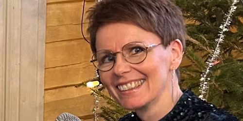 Dra krakken bortåt glaset