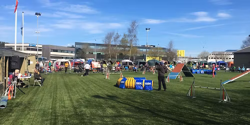 Bl\u00e5b\u00e6rstevne + \u00e5pent hopp p\u00e5 SBK 27.desember