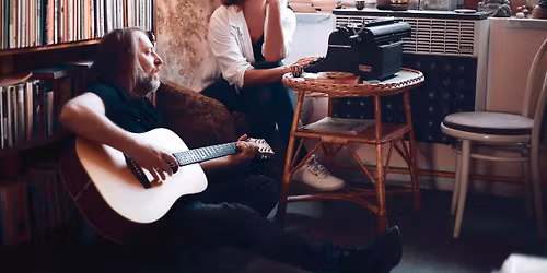 Poezie a hudba \u2013 Proch\u00e1zka turnov\u00fdm h\u00e1jem \u2013 Eva Turnov\u00e1 & Tom\u00e1\u0161 Hradil