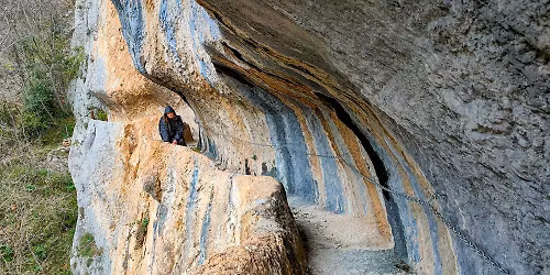 Passeggiata tra rocce magiche e ruscelli incantati: Parco Acquevive e loggetta