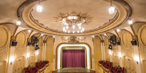 "Hinter den Kulissen"