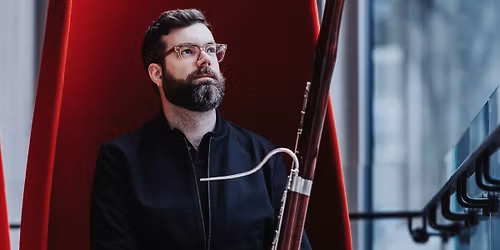 Ravel & Shostakovich and \/ et Darren Hicks plays \/ joue Jolivet