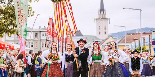 Gro\u00dfer Trachtenfestzug am 81. Villacher Kirchtag