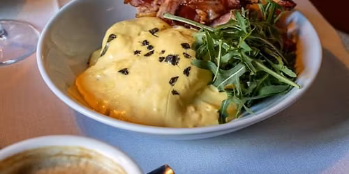 Brunch en Caf\u00e9 Comercial