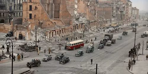 Wr\u00f3ci\u0107 i prze\u017cy\u0107. Odbudowa Warszawy. \u015ar\u00f3dmie\u015bcie.