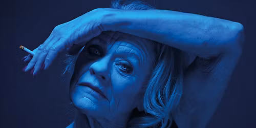 F\u00d8RST NU FORST\u00c5R JEG INTET \u2013 Pernille H\u00f8jmarks st\u00e6rke, \u00e6rlige og musikalske one-woman-forestilling