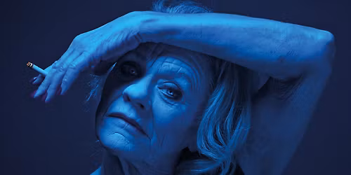 F\u00d8RST NU FORST\u00c5R JEG INTET \u2013 Pernille H\u00f8jmarks st\u00e6rke, \u00e6rlige og musikalske one-woman-forestilling