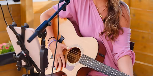 Sienna Fee live at The Monument \ud83c\udfb6