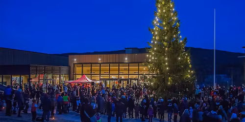 Julegrantenning p\u00e5 Kulturtorget