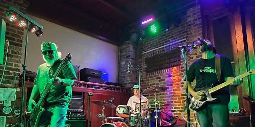 Saucy FuzZ at Tiki and Raw Bar Orange Beach