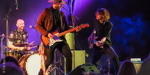 Live Music: Thomas Heppell