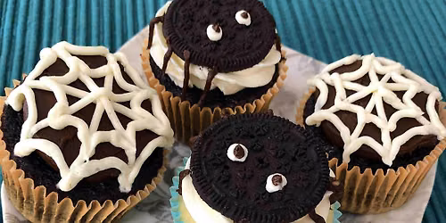 A Spooktacular DIY Cupcake Sundae Bar!