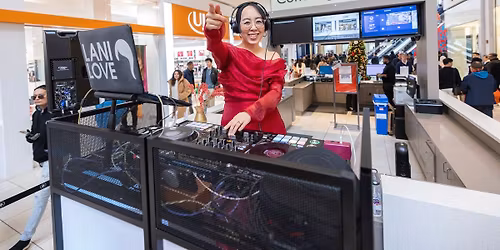 Fashionably Early - Black Friday Celebration