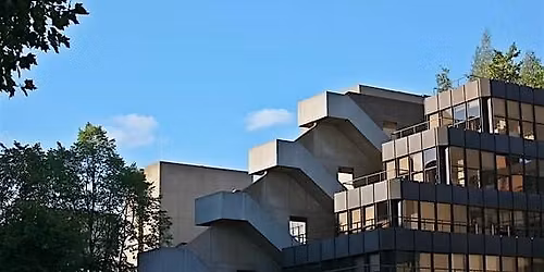 Reading at the transition from primary to secondary school