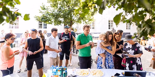 Radol\u0161ka tr\u017enica in bran\u010d ali kosilo v Hi\u0161i Linhart