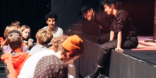 Bain moussant sur la m\u00e9diation: le bord de sc\u00e8ne \u00e7a se discute ?