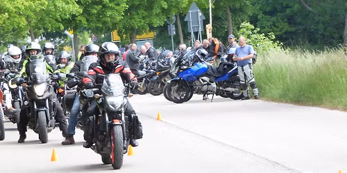 Vezet\u00e9stechnikai Tr\u00e9ning (Zs\u00edroskeny\u00e9r Party \u00dajra t\u00f6ltve)