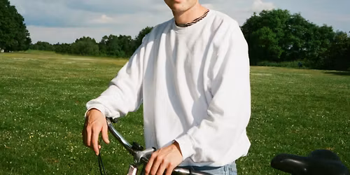 Orbit - SMALL TOWN FRIENDS ON EUROPE TOUR 2025