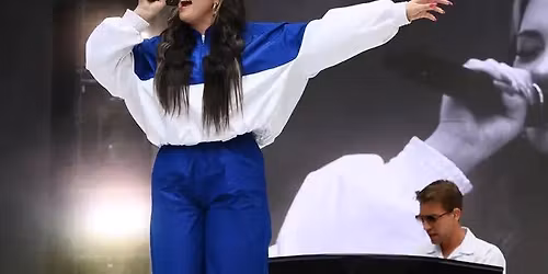 Lauren Spencer Smith at Moore Theatre - WA