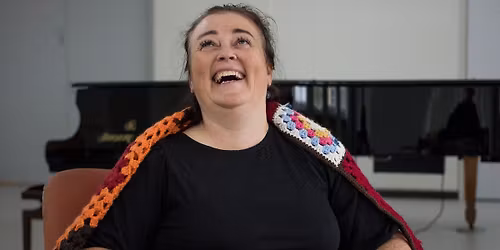 Rakkautta min\u00e4 kait tarvitsen -n\u00e4ytelm\u00e4