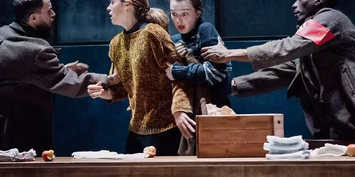 GRAND-PEUR ET MIS\u00c8RE DU IIIE REICH \u25c6 BERTOLT BRECHT, JULIE DUCLOS